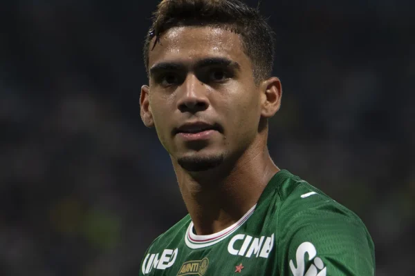 Fiorentina oferece R$ 78 milhões por Arthur, mas Palmeiras recusa venda