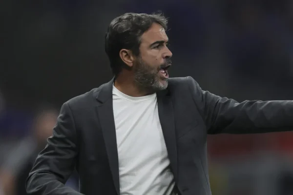 Artur Jorge acerta no plano e Cruzeiro elimina a Chapecoense na Copa do Brasil