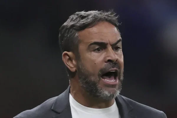 Artur Jorge arrisca, mas Cruzeiro só empata com Flamengo na Libertadores
