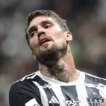 Lesões na zaga forçam Atlético-MG a correr no mercado: prioridade é clara