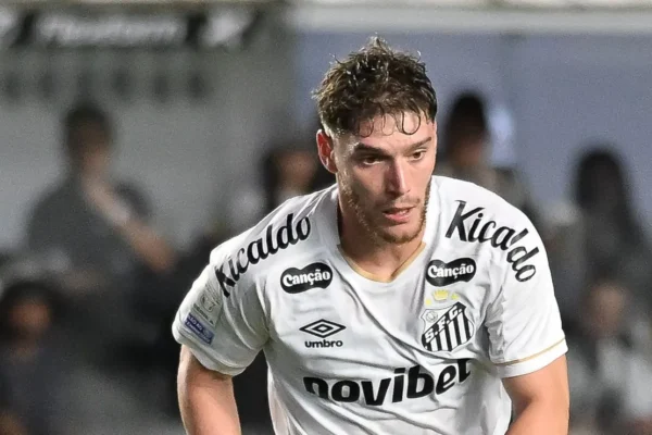 Rollheiser: Apatia em campo, pressão no Santos e a hora de acordar