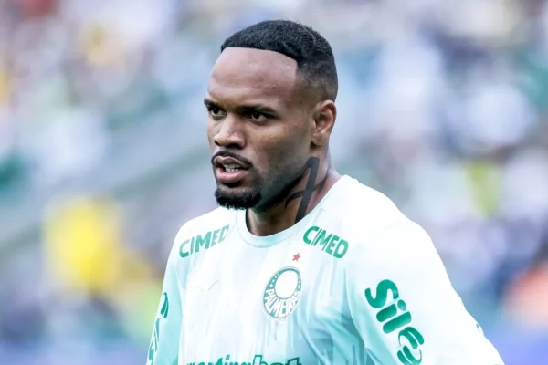 Goleiros em apuros: as falhas mais bizarras do futebol brasileiro