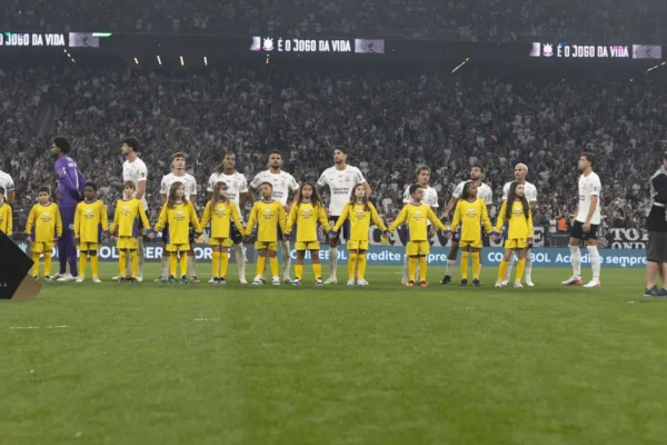 Corinthians promete pagar imagem de julho nesta segunda após novo atraso