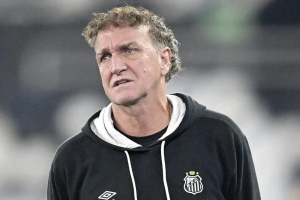 Cuca abre o jogo sobre discussão com Willian Arão e alfineta vazamento