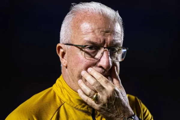 Dorival acerta no início, mas São Paulo sofre e avança na Sul-Americana