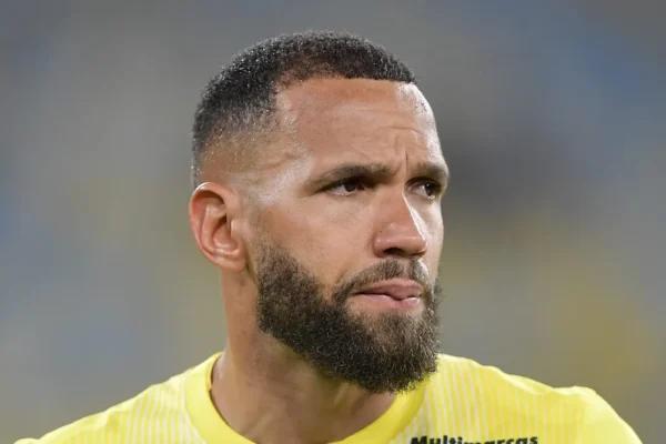 Everson desfalca Galo e vira incógnita para clássico contra o Cruzeiro