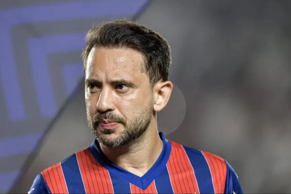 Everton Ribeiro fora do Bahia? Futuro do ídolo rubro-negro é incerto