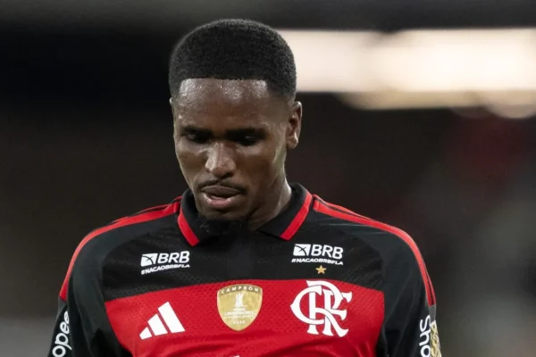 Flamengo abre os cofres: vende Evertton Araújo por R$ 120 mi e negocia com Zenit