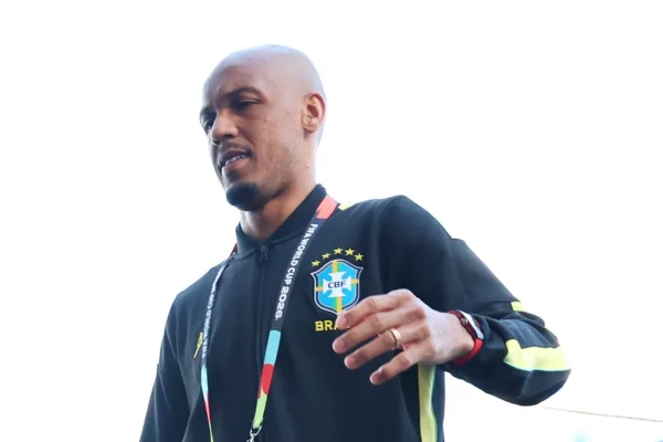 Palmeiras desiste de Fabinho e mantém elenco até fim da janela