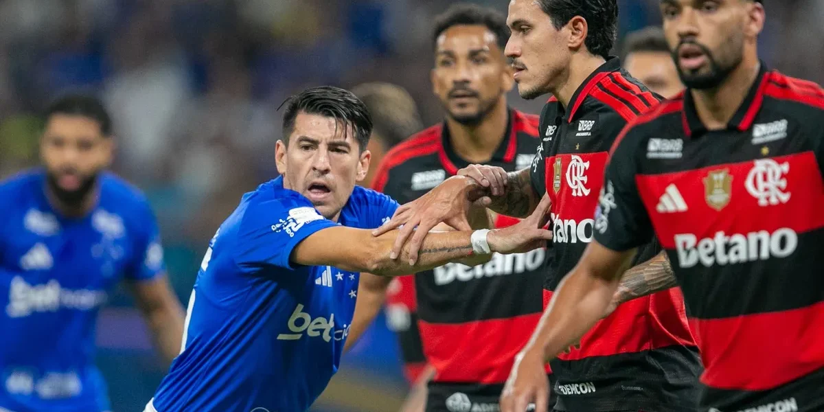 Flamengo sofre virada cruel do Cruzeiro no fim e perde por 2 a 1 no Mineirão
