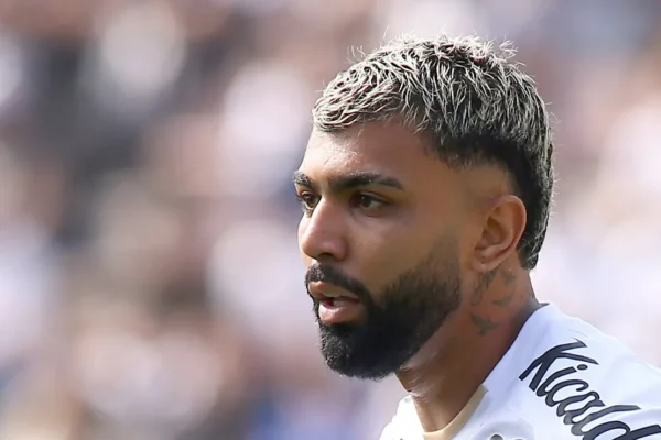 Santos avança na Copa do Brasil, mas torcida explode com Daronco por ‘agressão’ em Gabigol