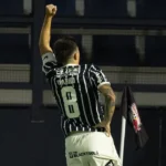 Garro e a Homenagem a Sócrates: Um Gesto que Vale Ouro