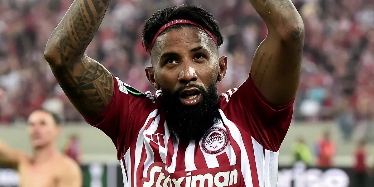 Santos garante Rodinei, ex-Flamengo, em acordo de dois anos e meio