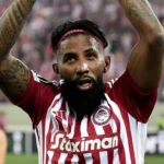 Santos garante Rodinei, ex-Flamengo, em acordo de dois anos e meio
