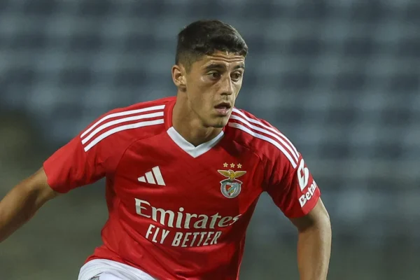 Inter e Fluminense de olho em Tiago Gouveia, do Benfica