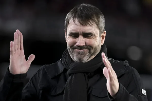 River Plate demite Coudet após queda na Sul-Americana; saiba os bastidores