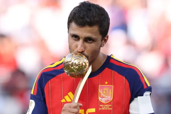 Barcelona entra na briga e tenta tirar Rodri do Real Madrid