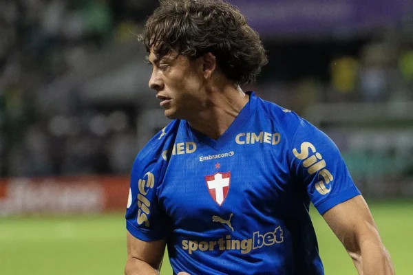 Giay perde gol feito, mas Palmeiras atropela Santos e abre vantagem enorme na Copa do Brasil