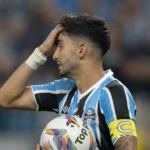 Grêmio clama por pênalti em Villasanti: ‘Foi claríssimo’, diz especialista