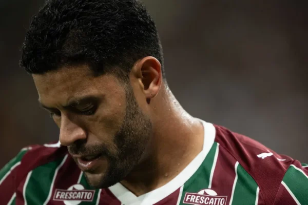 Hulk é vaiado pela torcida do Fluminense em empate sem gols na Libertadores