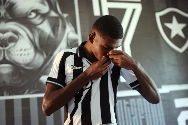 Botafogo define empréstimo de Wallace Davi para acelerar evolução da joia