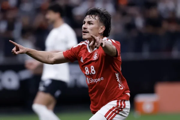 Inter segura Corinthians e avança às quartas, mas falha de Cunha assusta