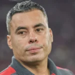 Jair Ventura não segura reação após chapéu de Samuel Lino no Maracanã
