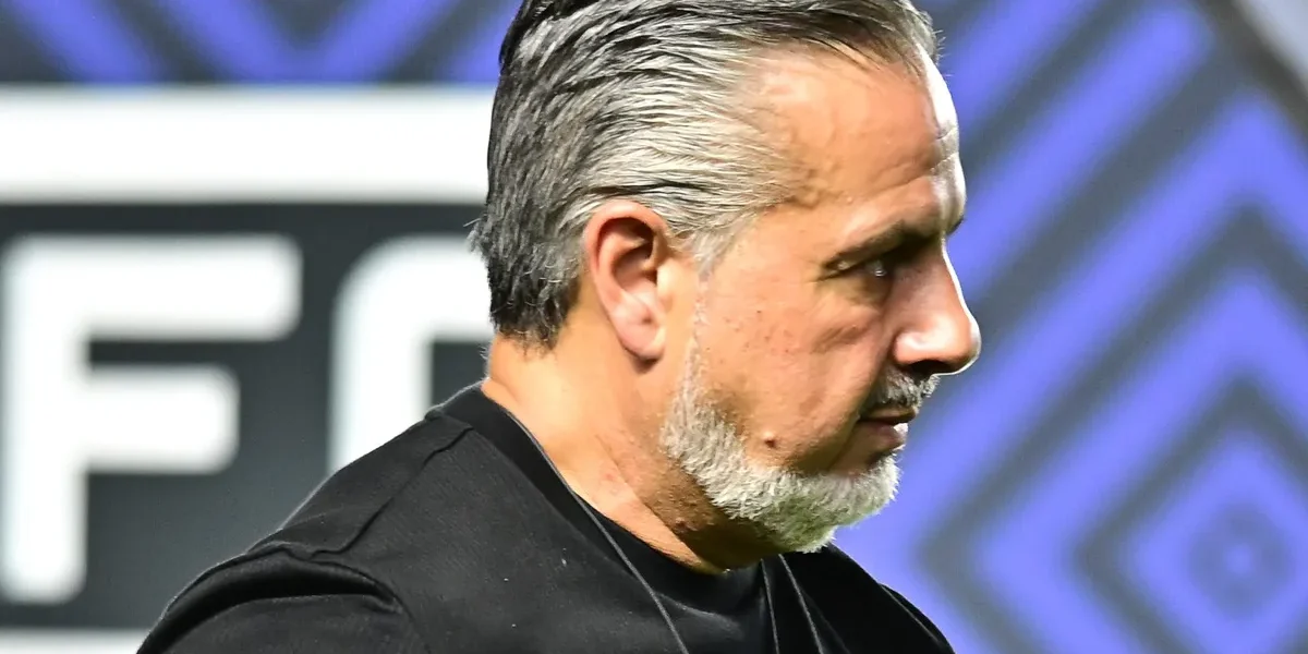 José Boto no Flamengo: R$ 900 milhões gastos e zero criatividade
