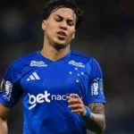 Kaio Jorge perde gol incrível, Danilo salva e Flamengo vence Cruzeiro no Mineirão