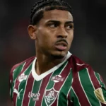 John Kennedy lesiona o joelho e preocupa Fluminense para o resto da temporada