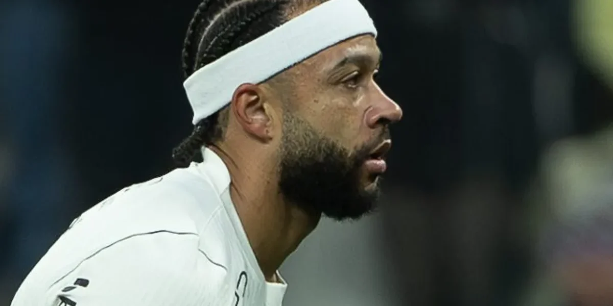 Corinthians e Memphis Depay: renovação encaminhada e acordo com staff
