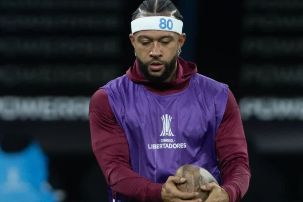 Memphis pode atuar contra o Rosario? Saiba o que falta para o holandês jogar