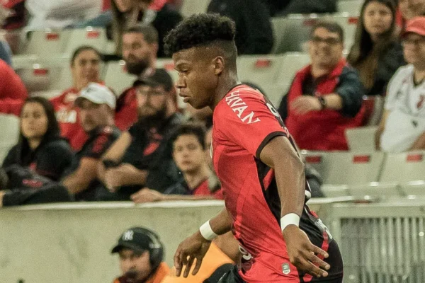 Vasco quer John Mercado, mas Sparta Praha recusa proposta inicial