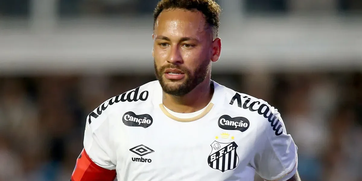 Cuca mantém mistério sobre Neymar no gramado sintético contra o Palmeiras