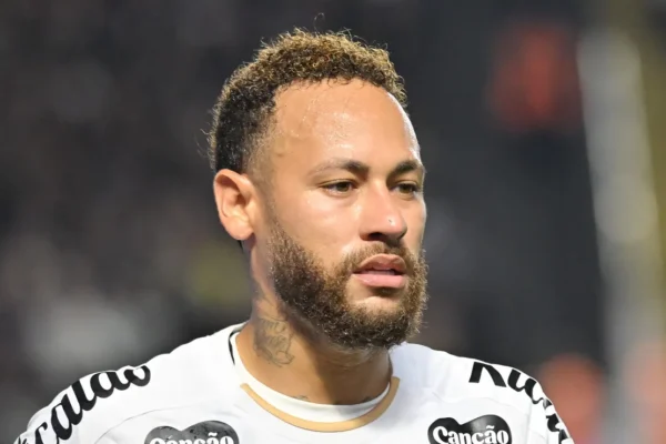 Santos confia em Neymar no sintético e vê vantagem contra o Palmeiras