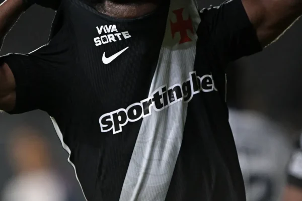 Vasco e Nike: contrato inovador com royalties e metas ousadas até 2032