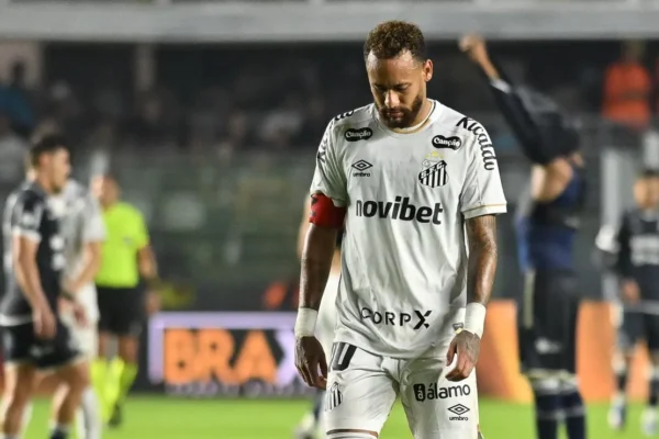 Neymar vs. Torcida: A Vaia no Santos é Injusta ou Tem Razão de Ser?