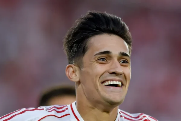 Vasco mira Pablo Solari e prepara proposta bilionária para tirar atacante do Spartak