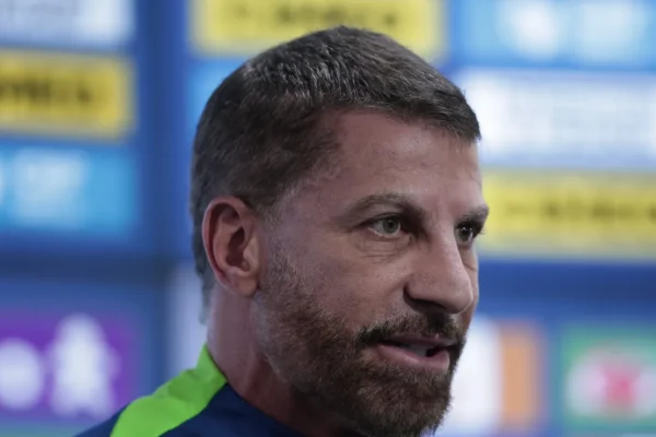 Vasco: Pedrinho busca R$ 120 mi para reforços; Lamacchia impõe condição