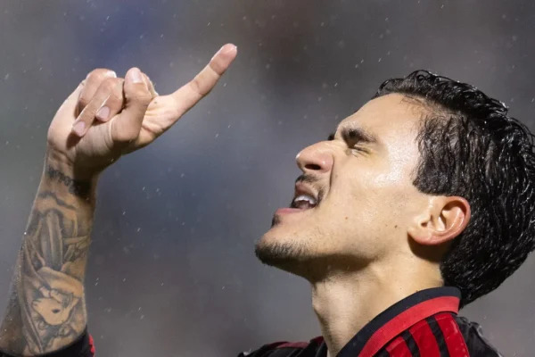 Pedro pede R$ 1,8 milhão e Boto acelera renovação no Flamengo