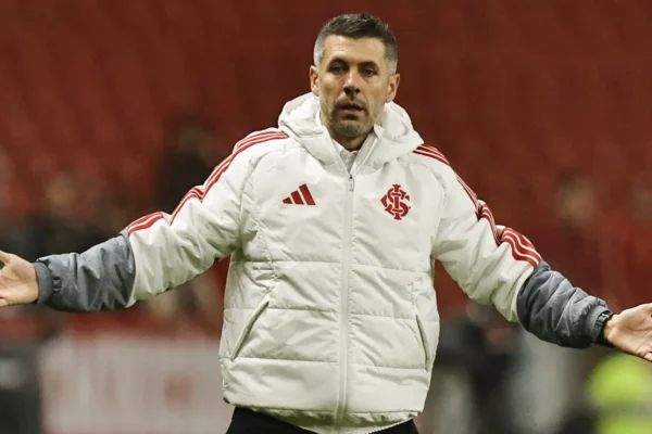 Alan Patrick brilha, Inter vence Corinthians e fica perto das quartas