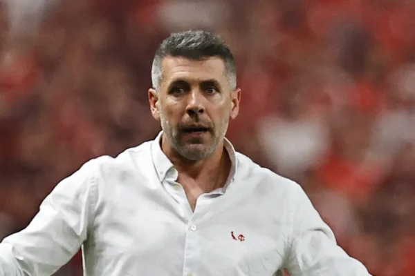 Pezzolano ajusta meio-campo e Gre-Nal termina sem gols na ida das quartas