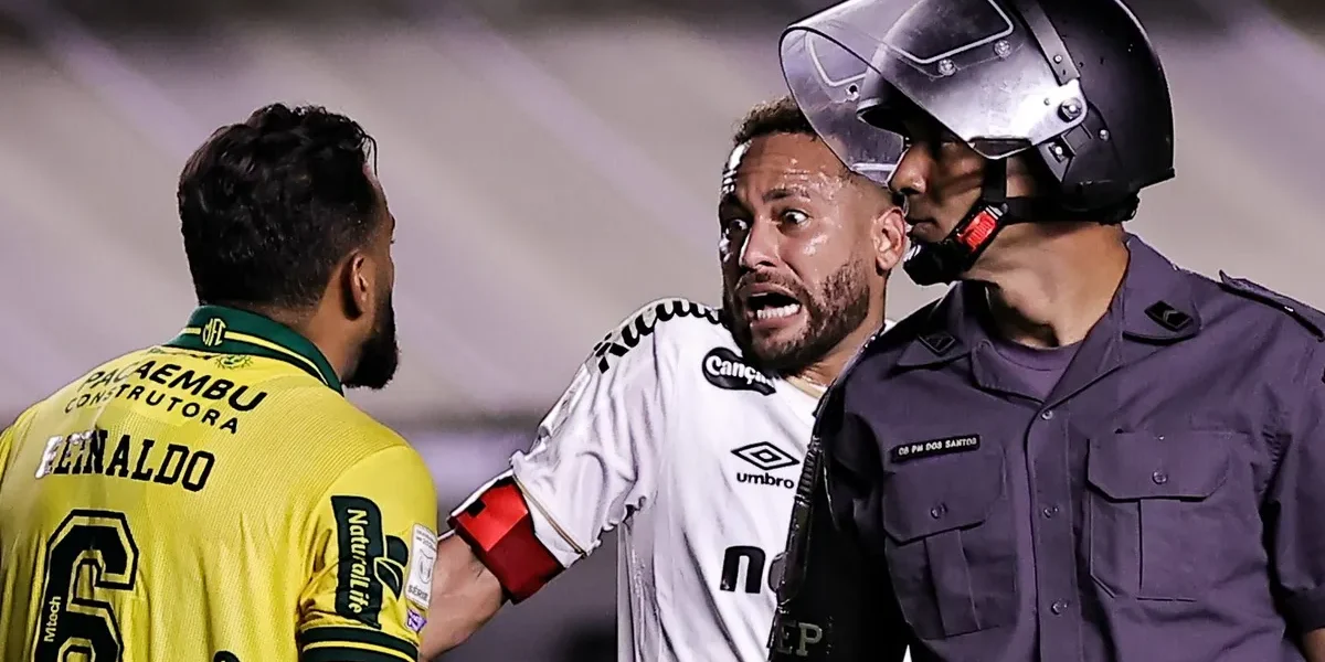 Cusparada em Reinaldo: Santos pode perder mando de campo por 10 jogos