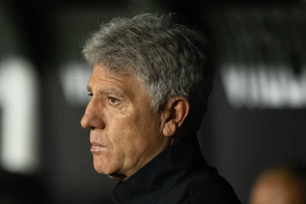 Torcida do São Paulo clama por Renato Gaúcho no lugar de Dorival Júnior