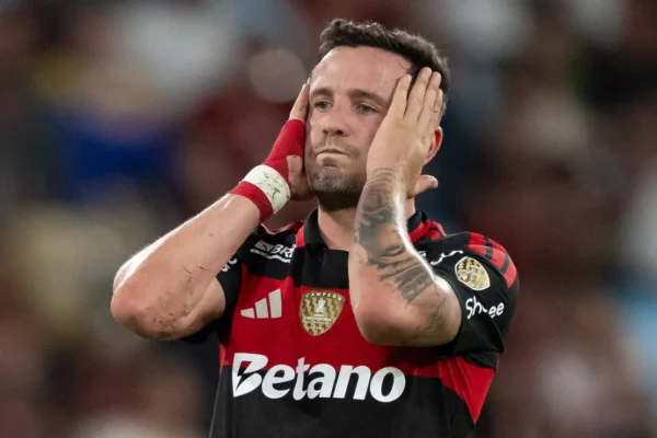 Saúl vira ‘esquecido’ no Flamengo: Jardim não dá chance ao espanhol