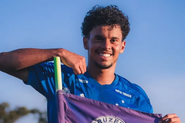 Cruzeiro segura joia da base e recusa oferta do Palmeiras por Rhuan Gabriel