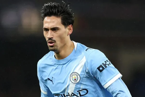 Reijnders de saída? City acelera reformulação e negocia com clube saudita