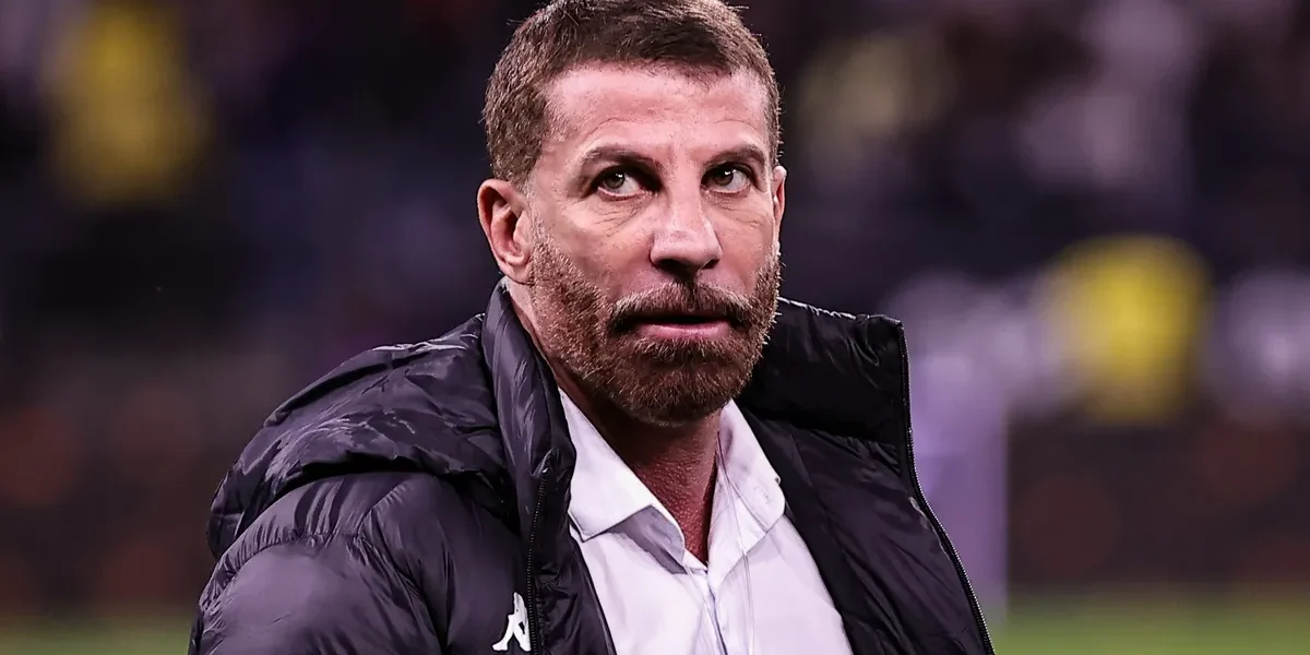 Pedrinho abre o jogo: Vasco pode enfrentar o Vitória no Maracanã?