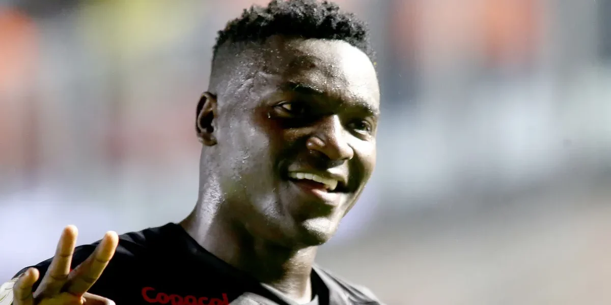 Athletico-PR pede R$ 88 milhões e cria disputa pelo artilheiro Kevin Viveros
