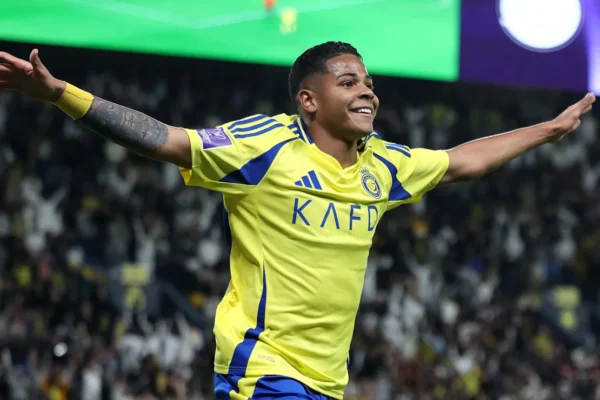Cruzeiro vence Corinthians e fecha com Wesley após lesões no ataque